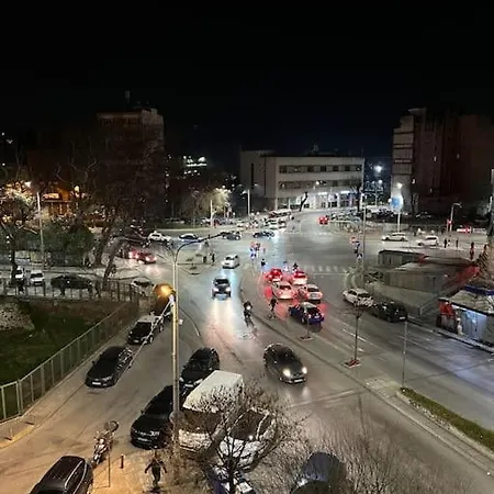 στούντιο 305 *